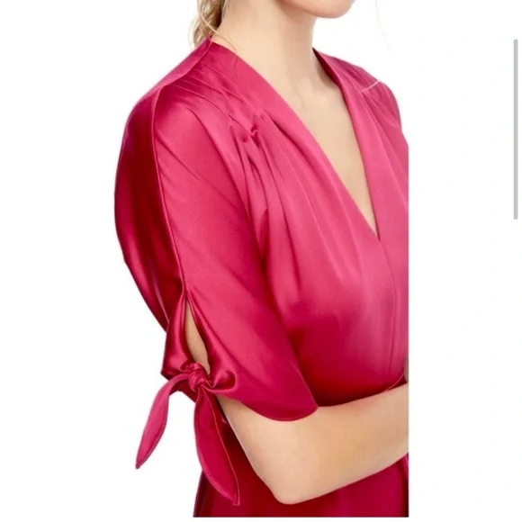 Gal Meets Glam Debbie Satin A-Line Midi Dress V-Neck Short Sleeve - Picture 4 of 9